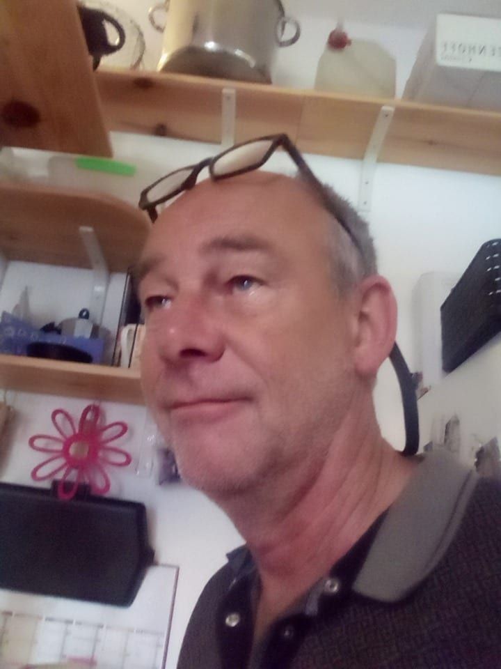 Massyle - Jeune gay à Ftan Profil de Massyle, 37 ans, Jeune gay à Ftan (Grisons)