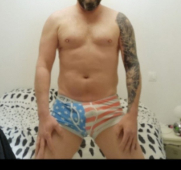 Haron - Jeune gay à Mon Profil de Haron, 34 ans, Jeune gay à Mon (Grisons)