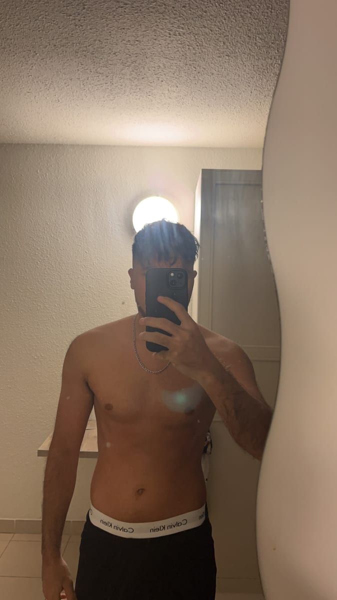 Akiva - Jeune gay à Prilly Profil de Akiva, 29 ans, Jeune gay à Prilly (Vaud)