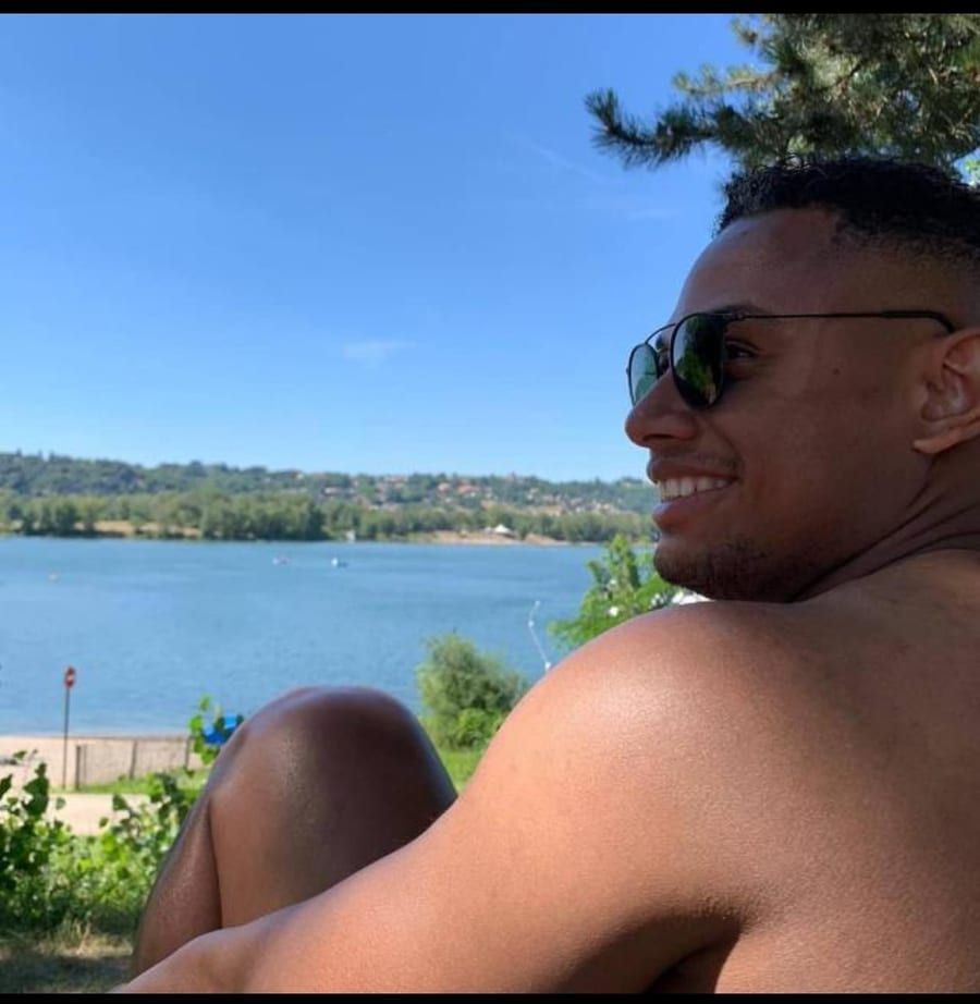 Jasim - Jeune gay à Trans Profil de Jasim, 24 ans, Jeune gay à Trans (Grisons)