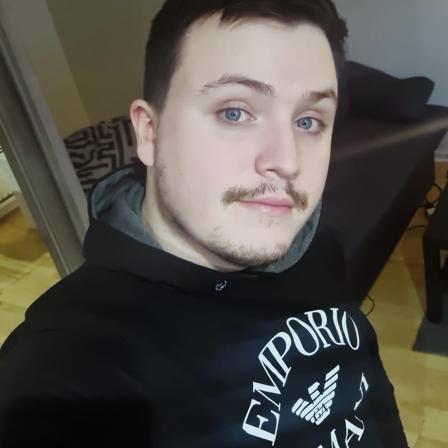 Alhan - Jeune gay à Cotterd Profil de Alhan, 27 ans, Jeune gay à Cotterd (Vaud)