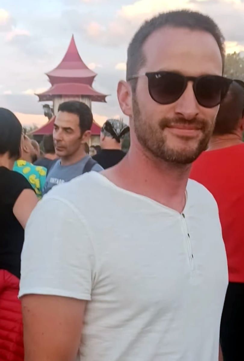 Riade - Jeune gay à Landquart Profil de Riade, 29 ans, Jeune gay à Landquart (Grisons)