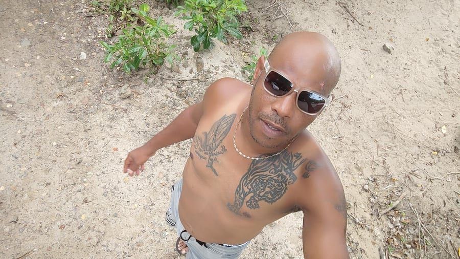 Kadri - Jeune gay à Lü Profil de Kadri, 39 ans, Jeune gay à Lü (Grisons)