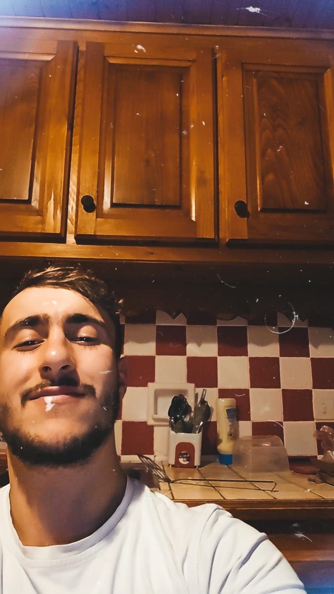 Roch - Jeune gay à Augio Profil de Roch, 31 ans, Jeune gay à Augio (Grisons)