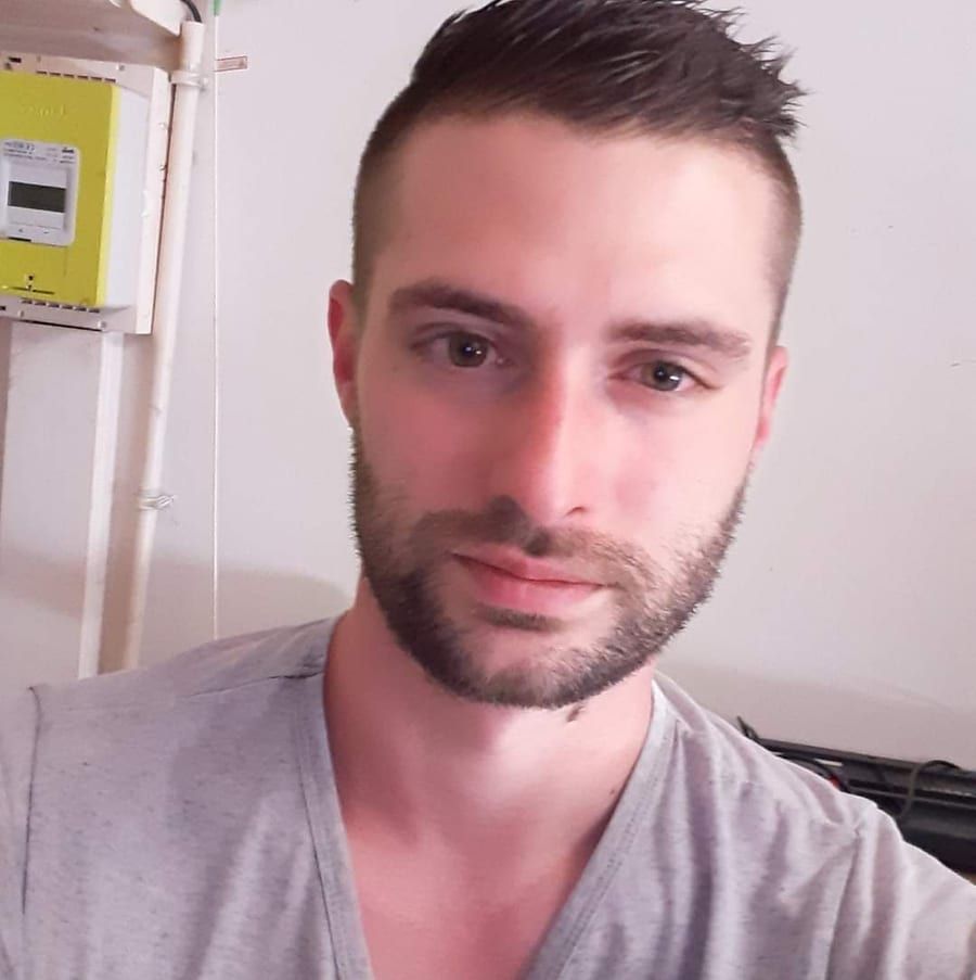 Souleymene - Jeune gay à Rossenges Profil de Souleymene, 35 ans, Jeune gay à Rossenges (Vaud)