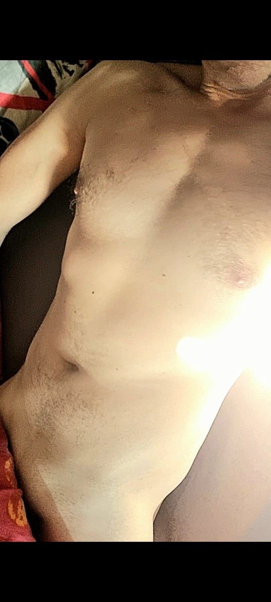 Dawud - Jeune gay à Rabius Profil de Dawud, 23 ans, Jeune gay à Rabius (Grisons)
