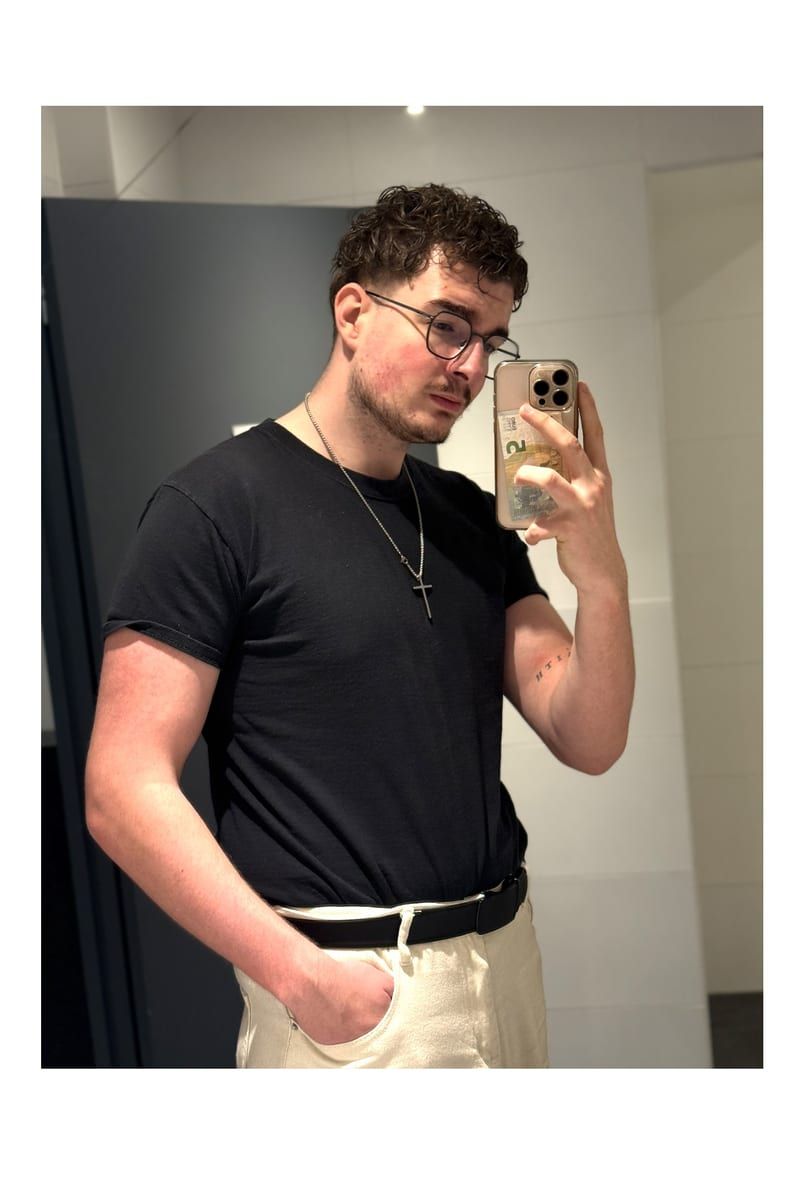 Stanislaus - Jeune gay à Fex Profil de Stanislaus, 31 ans, Jeune gay à Fex (Grisons)