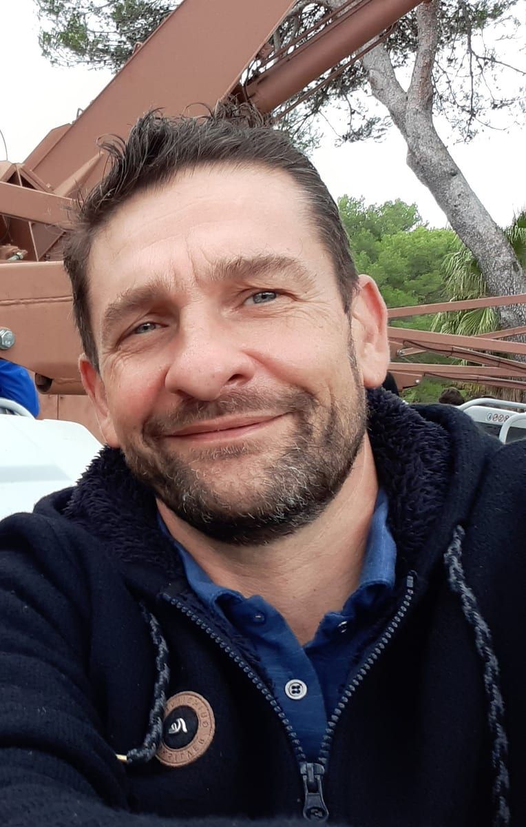 Yoanne - Jeune gay à Rossa Profil de Yoanne, 33 ans, Jeune gay à Rossa (Grisons)