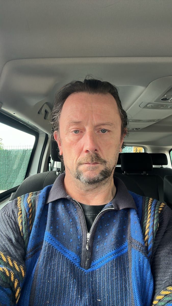 Aures - Jeune gay à Aran Profil de Aures, 36 ans, Jeune gay à Aran (Vaud)