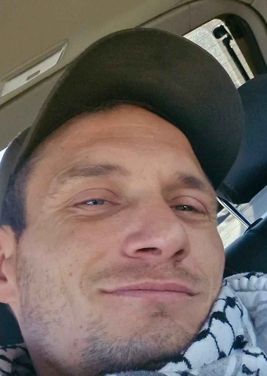 Thiven - Jeune gay à Dalin Profil de Thiven, 40 ans, Jeune gay à Dalin (Grisons)