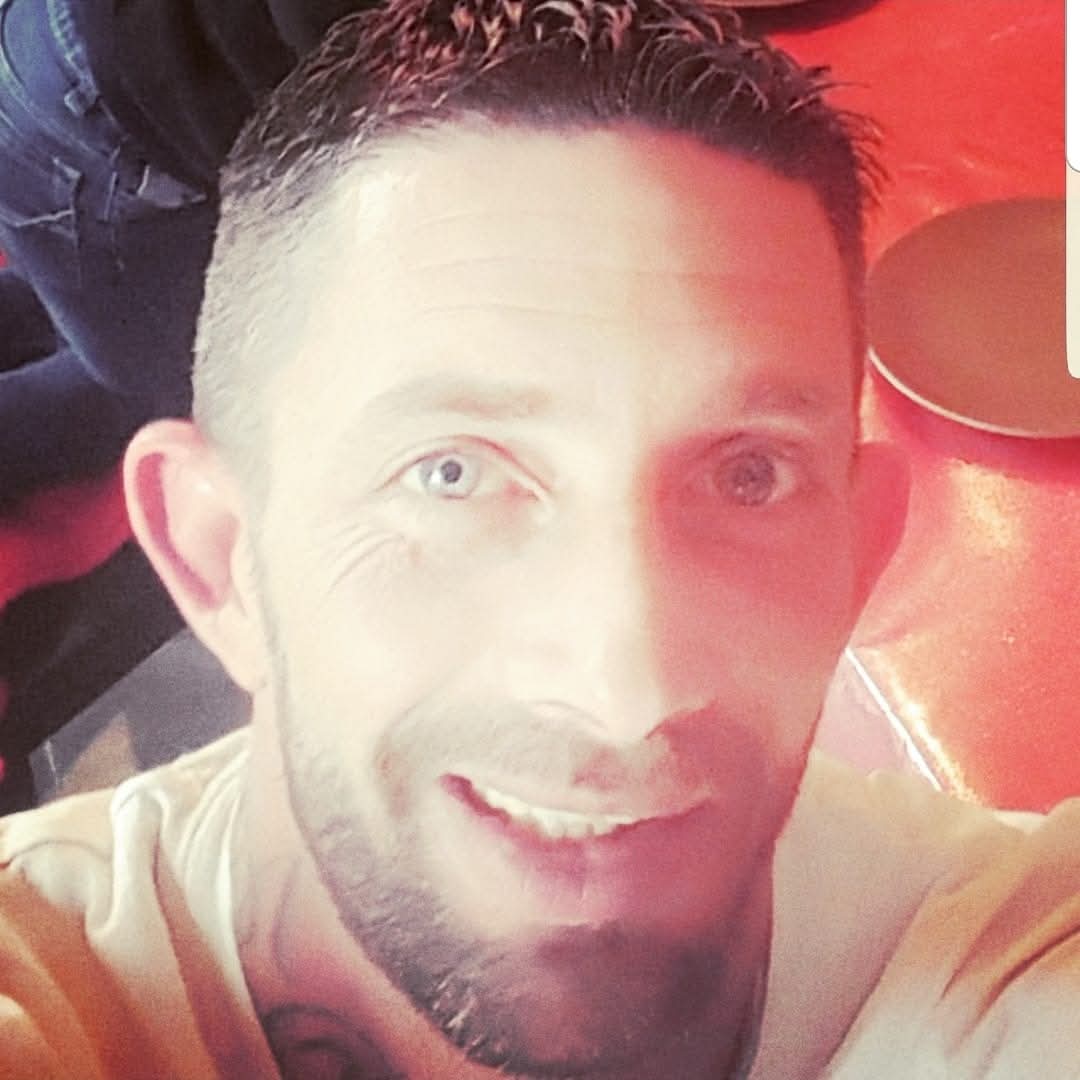 Areski - Jeune gay à Baldegg Profil de Areski, 27 ans, Jeune gay à Baldegg (Lucerne)