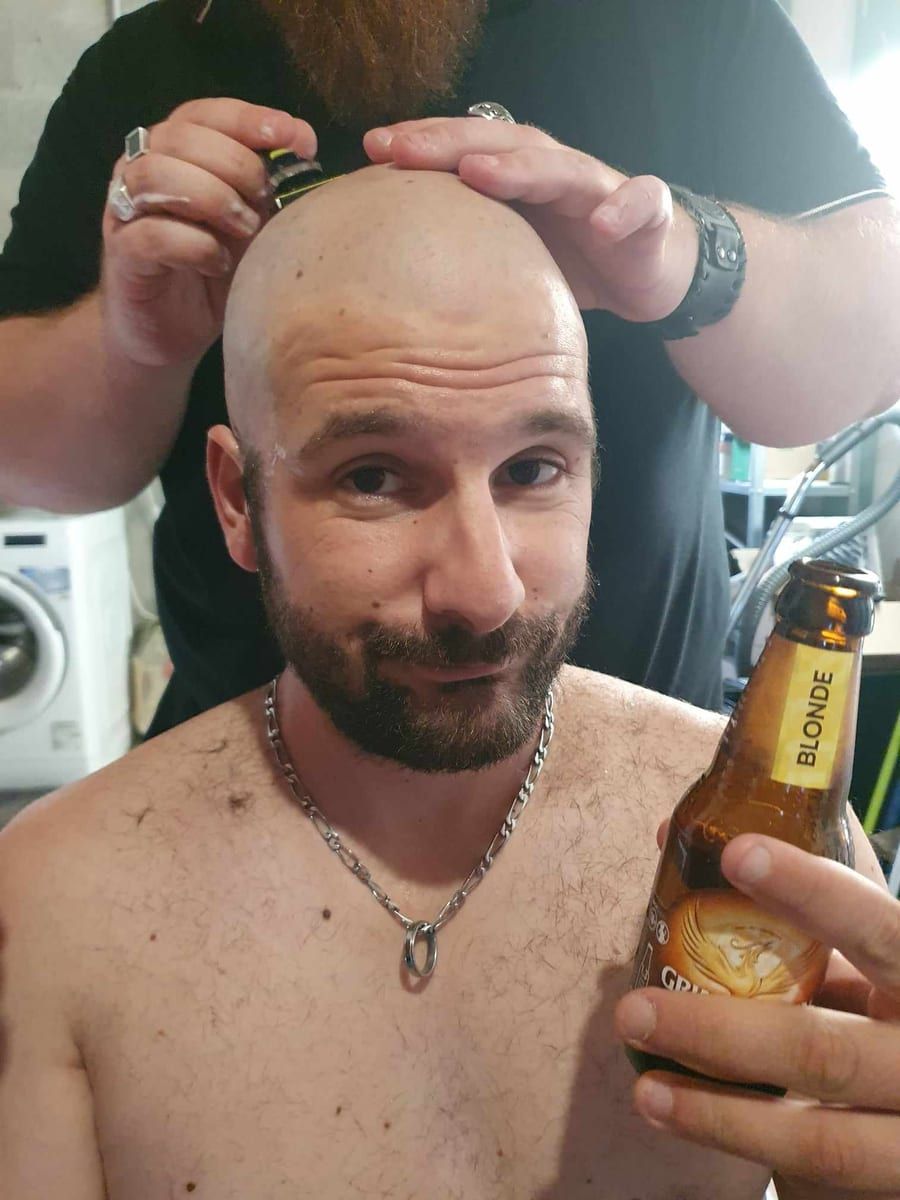Loetare - Jeune gay à Mathon Profil de Loetare, 37 ans, Jeune gay à Mathon (Grisons)