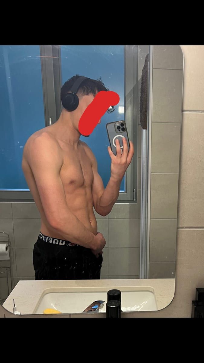Namir - Jeune gay à Sarreyer Profil de Namir, 25 ans, Jeune gay à Sarreyer (Valais)