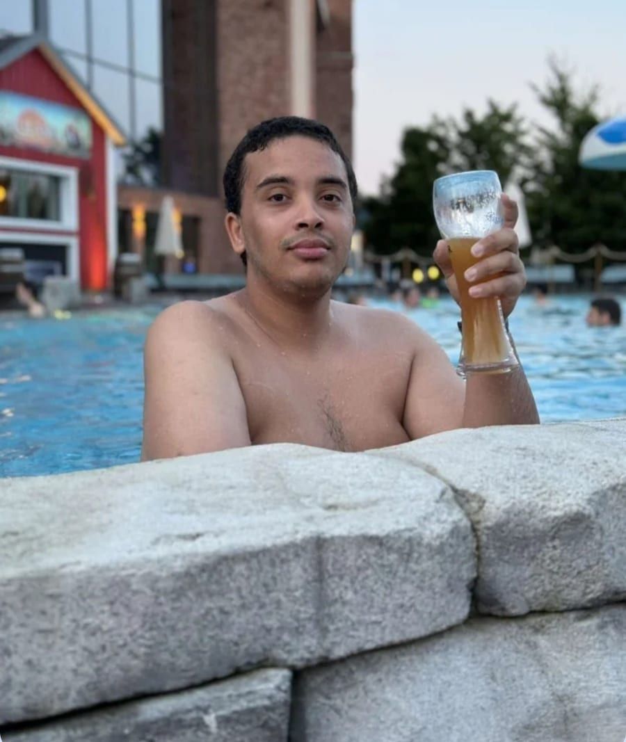 Ablaye - Jeune gay à Brail Profil de Ablaye, 25 ans, Jeune gay à Brail (Grisons)