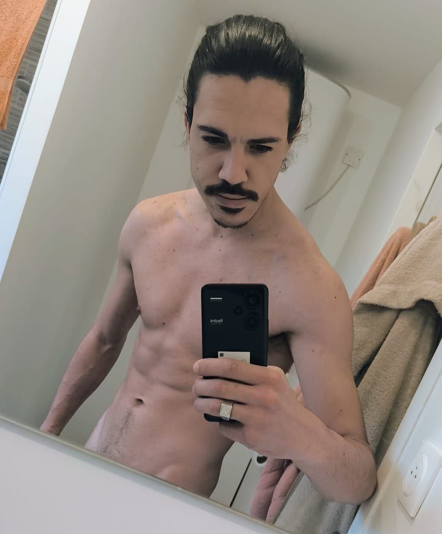 Hilaire - Jeune gay à Lienz Profil de Hilaire, 41 ans, Jeune gay à Lienz (Saint-Gall)
