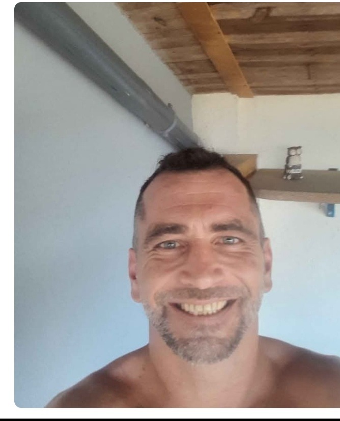 Amos - Jeune gay à Grancy Profil de Amos, 24 ans, Jeune gay à Grancy (Vaud)