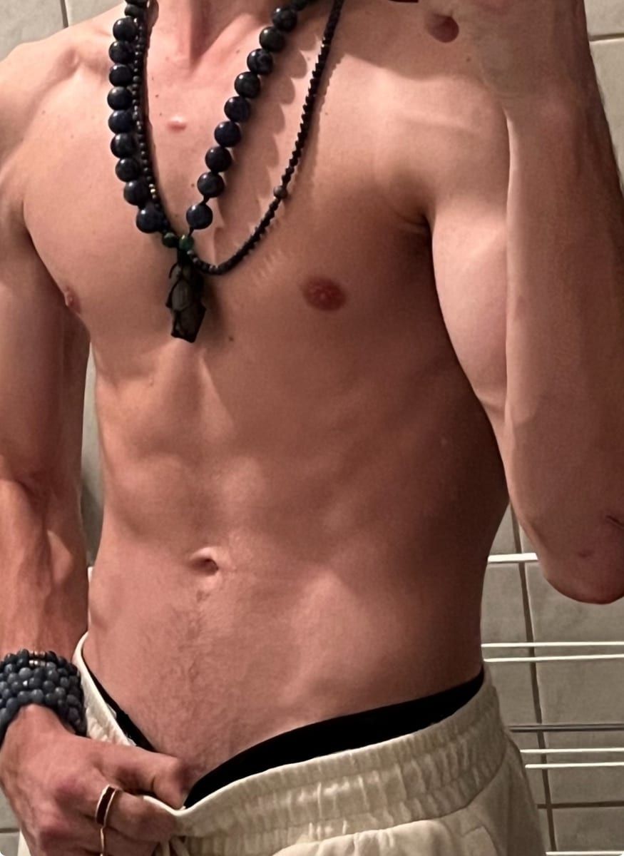 Brayan - Jeune gay à Zizers Profil de Brayan, 33 ans, Jeune gay à Zizers (Grisons)