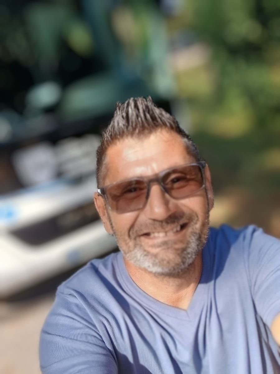 Casimir - Jeune gay à Fex Profil de Casimir, 39 ans, Jeune gay à Fex (Grisons)