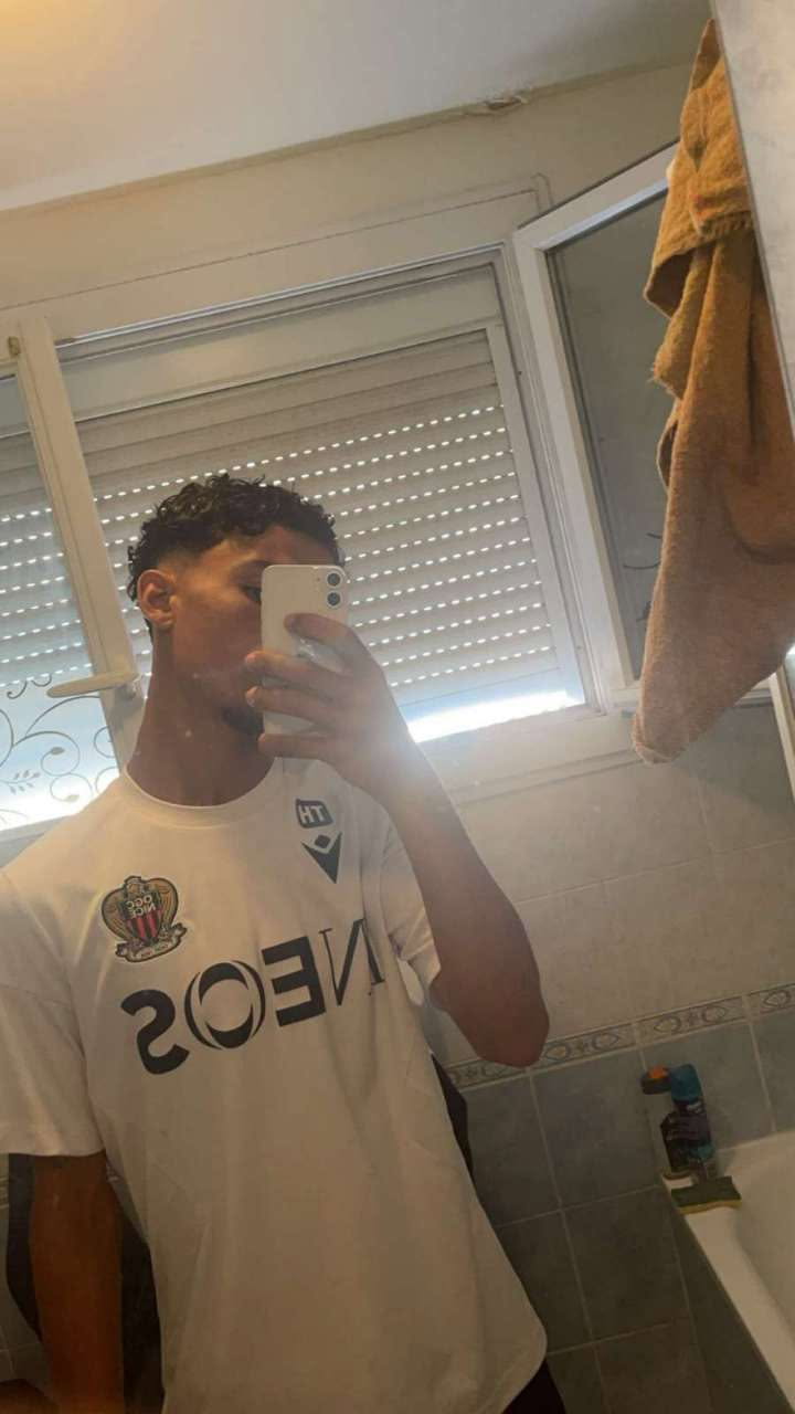 Corneille - Jeune gay à Rossa Profil de Corneille, 28 ans, Jeune gay à Rossa (Grisons)