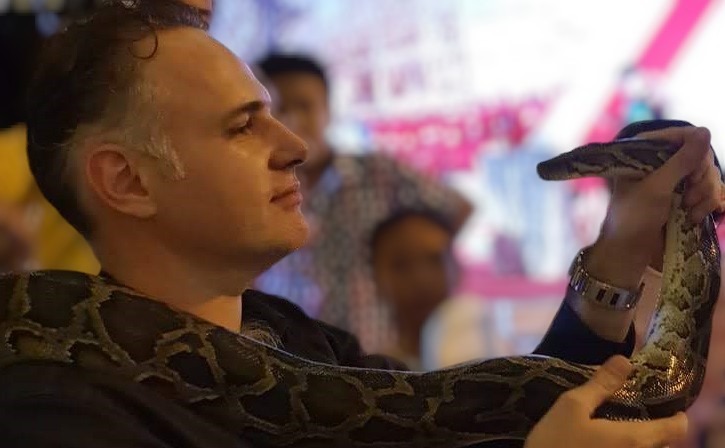 Tidiane - Jeune gay à Ebnet Profil de Tidiane, 33 ans, Jeune gay à Ebnet (Lucerne)