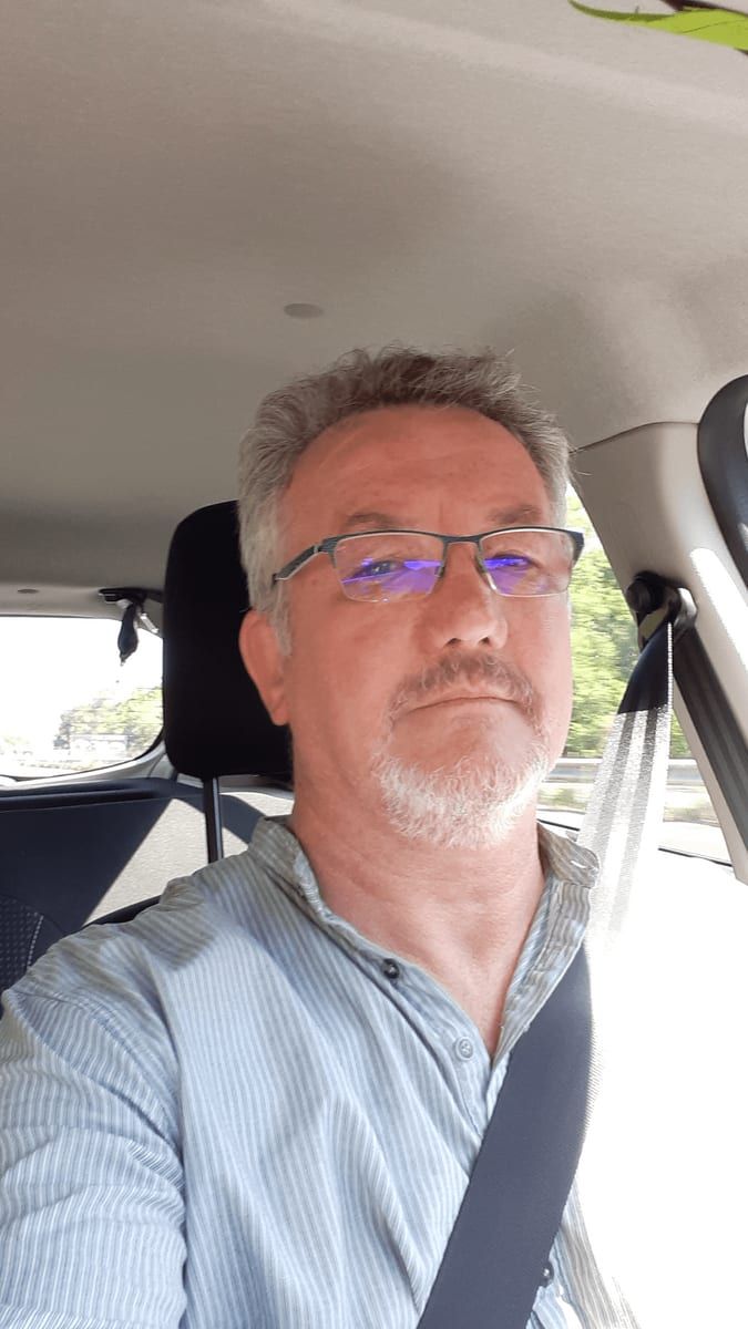 Benny - Jeune gay à Bever Profil de Benny, 28 ans, Jeune gay à Bever (Grisons)