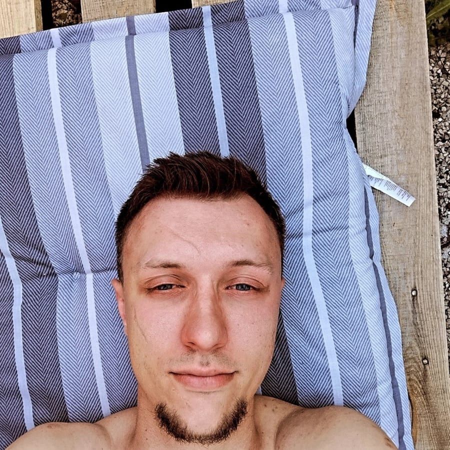 Symeon - Jeune gay à Rossa Profil de Symeon, 31 ans, Jeune gay à Rossa (Grisons)