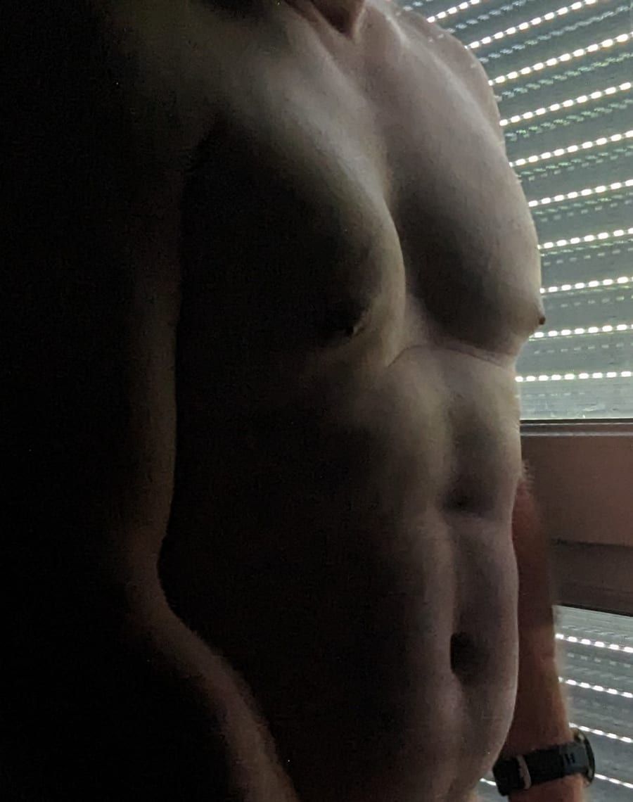 Rachide - Jeune gay à Sarreyer Profil de Rachide, 30 ans, Jeune gay à Sarreyer (Valais)
