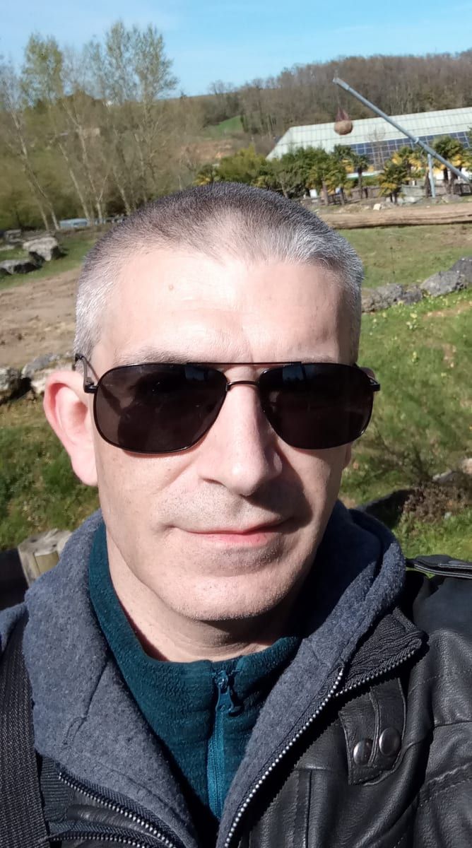 Jael - Jeune gay à Ilanz Profil de Jael, 31 ans, Jeune gay à Ilanz (Grisons)