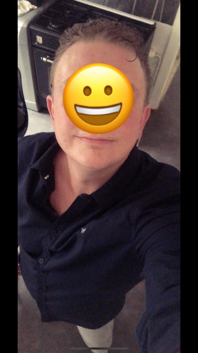 Choukri - Jeune gay à Zeneggen Profil de Choukri, 25 ans, Jeune gay à Zeneggen (Valais)