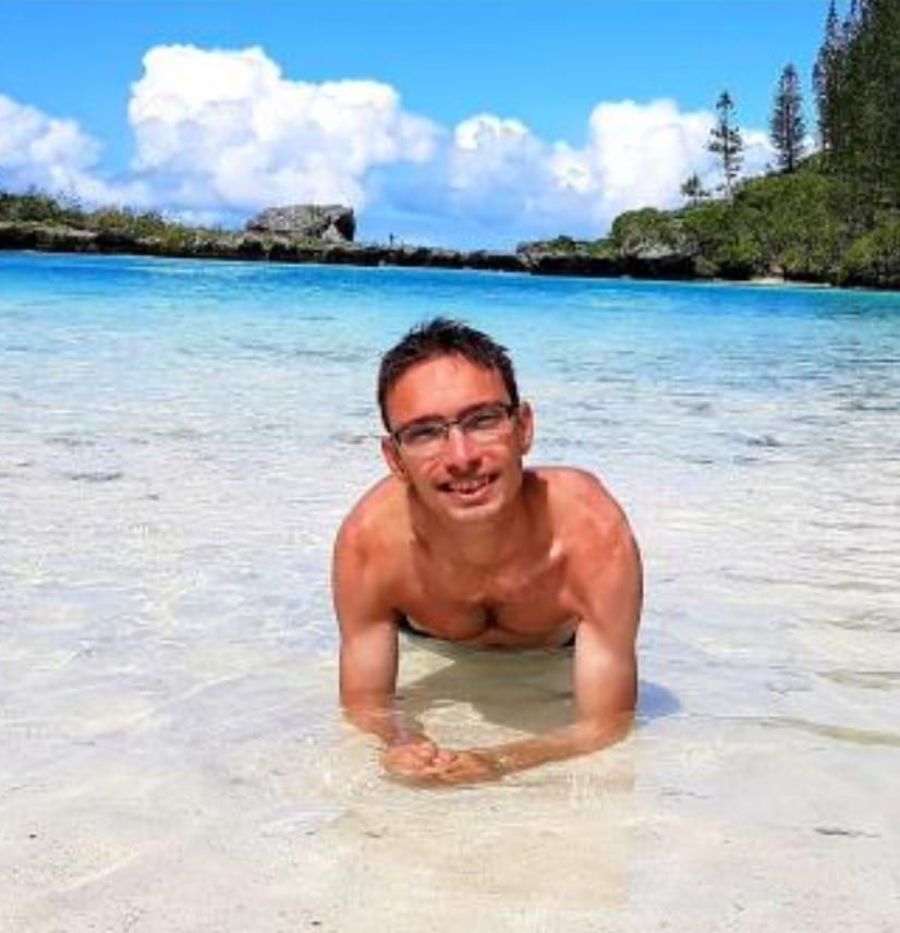 Kostia - Jeune gay à Eigergletscher Profil de Kostia, 24 ans, Jeune gay à Eigergletscher (Berne)