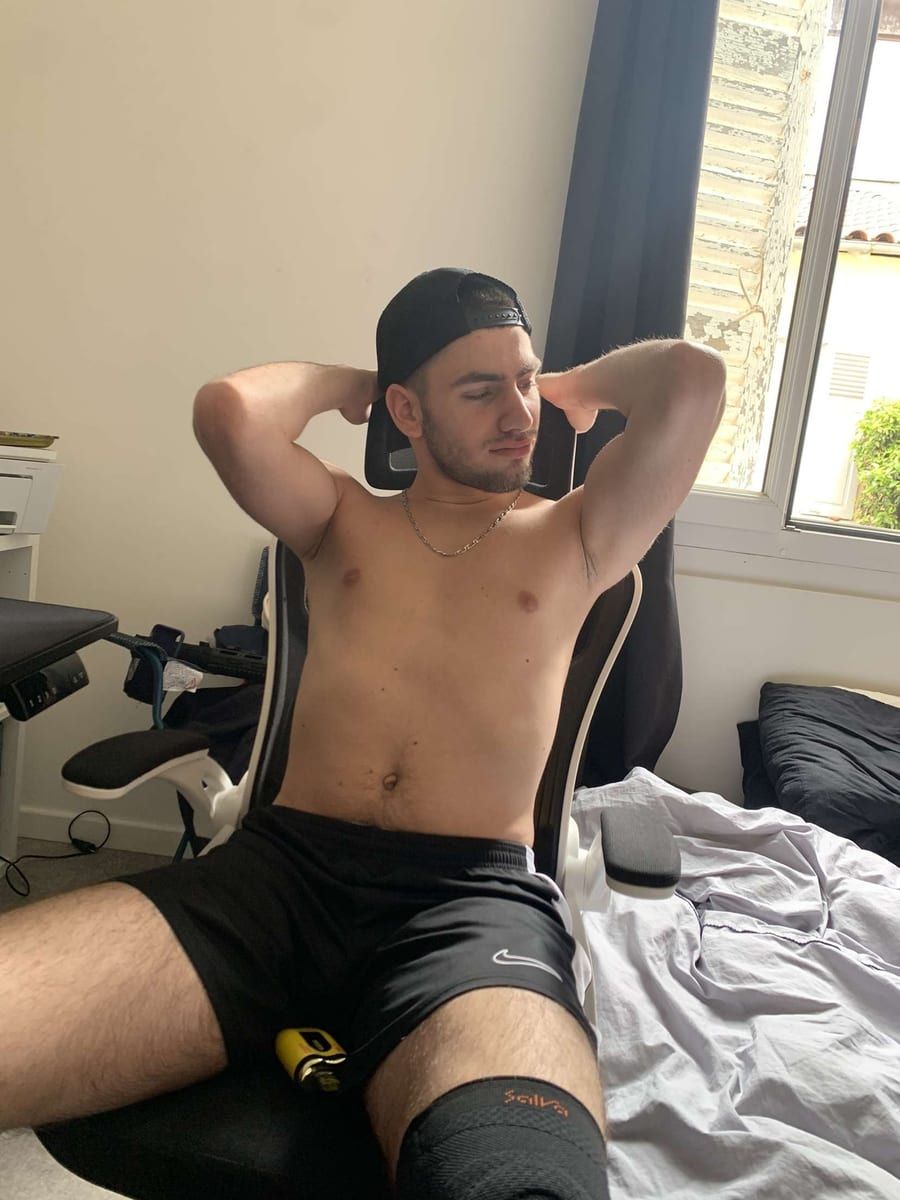 Magnus - Jeune gay à Fex Profil de Magnus, 37 ans, Jeune gay à Fex (Grisons)