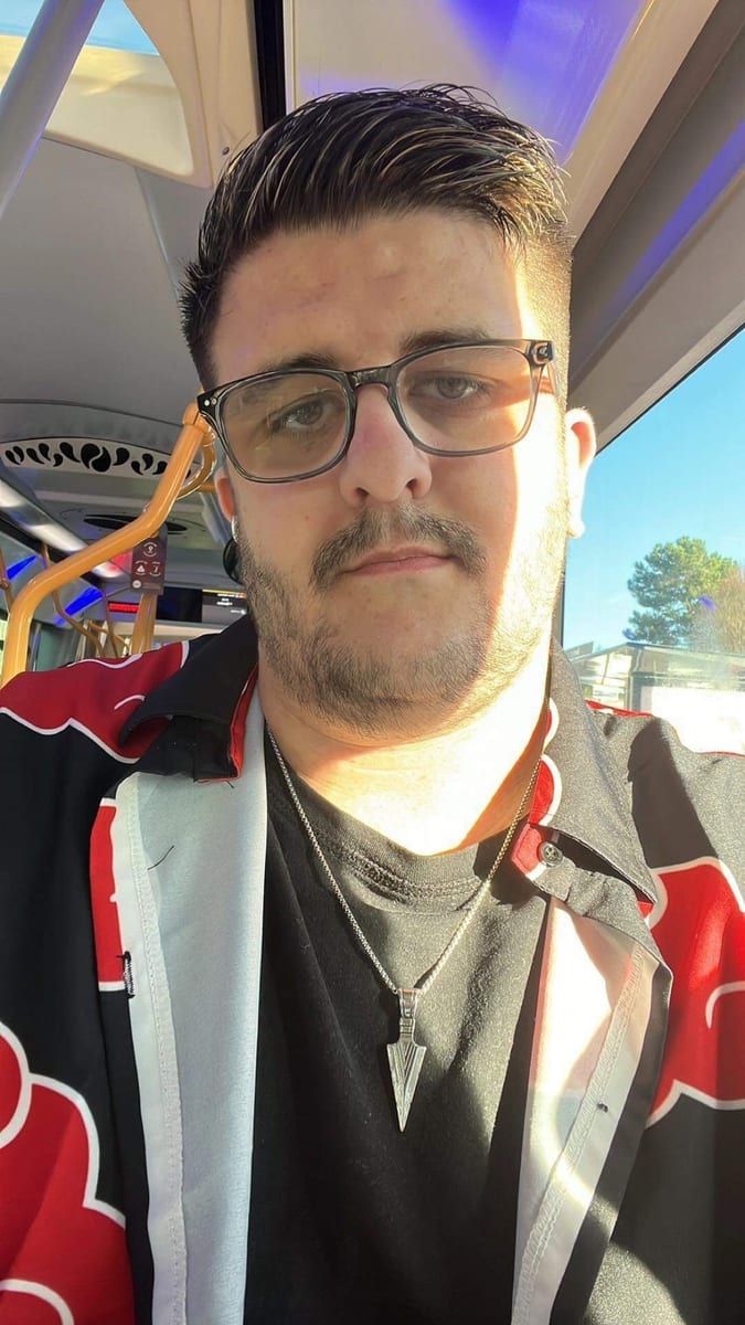 Mehdine - Jeune gay à Igis Profil de Mehdine, 40 ans, Jeune gay à Igis (Grisons)