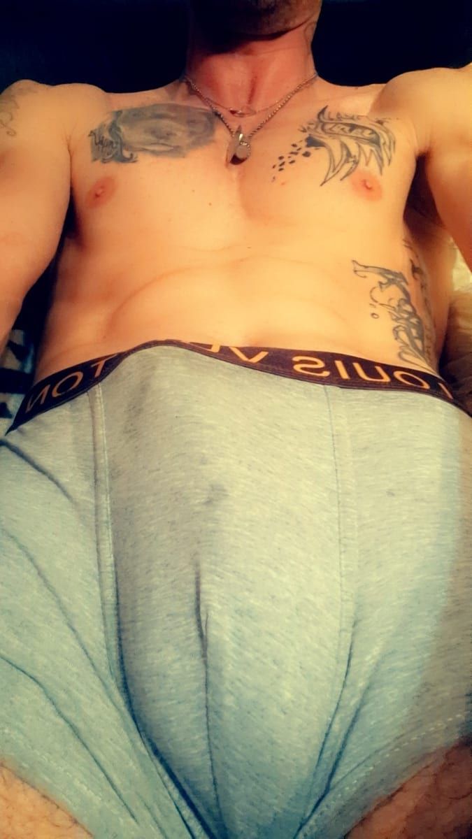 Zadig - Jeune gay à Andiast Profil de Zadig, 25 ans, Jeune gay à Andiast (Grisons)