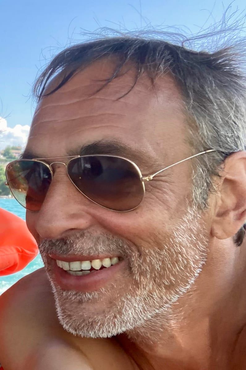 Fathi - Jeune gay à Dalin Profil de Fathi, 31 ans, Jeune gay à Dalin (Grisons)
