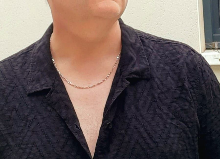 Téo - Jeune gay à Strada Profil de Téo, 24 ans, Jeune gay à Strada (Grisons)