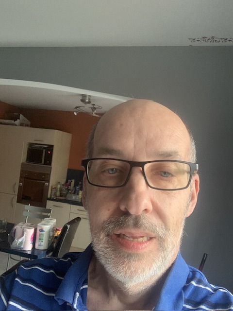 Profil de Dgino, 45 ans, Jeune gay à Studen BE (Berne)