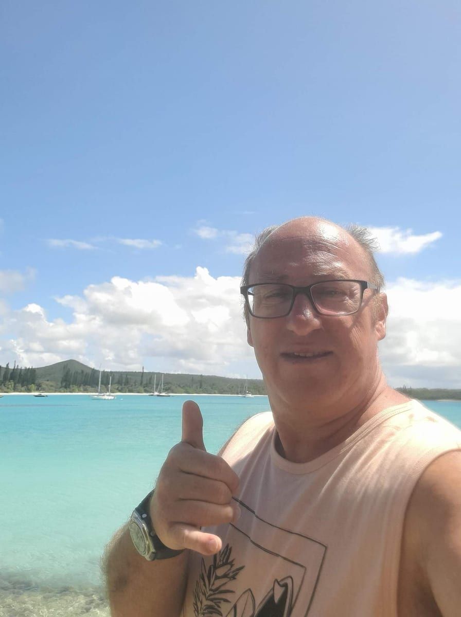 Nikos - Jeune gay à Präz Profil de Nikos, 35 ans, Jeune gay à Präz (Grisons)