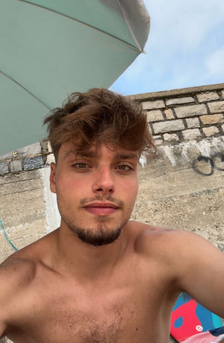 Esprit - Jeune gay à Sarreyer Profil de Esprit, 42 ans, Jeune gay à Sarreyer (Valais)