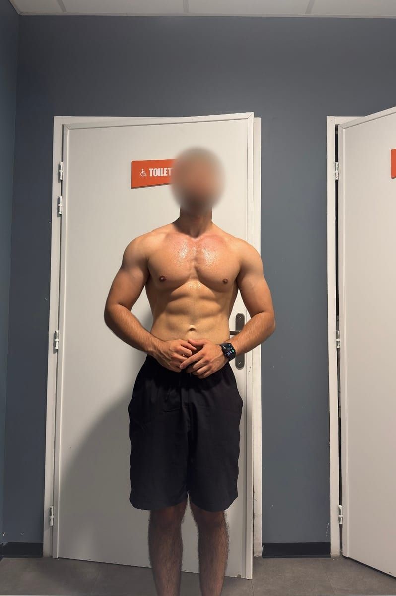Nuh - Jeune gay à Romoos Profil de Nuh, 31 ans, Jeune gay à Romoos (Lucerne)