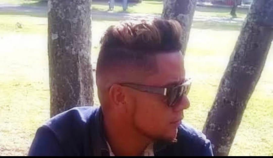 Joakin - Jeune gay à Mutten Profil de Joakin, 40 ans, Jeune gay à Mutten (Grisons)