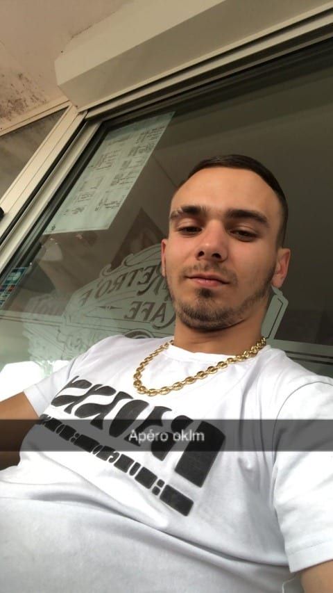 Roch - Jeune gay à Sedrun Profil de Roch, 32 ans, Jeune gay à Sedrun (Grisons)