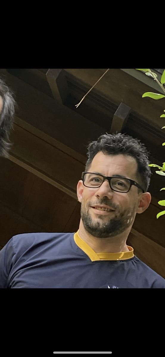Charlton - Jeune gay à Braggio Profil de Charlton, 24 ans, Jeune gay à Braggio (Grisons)