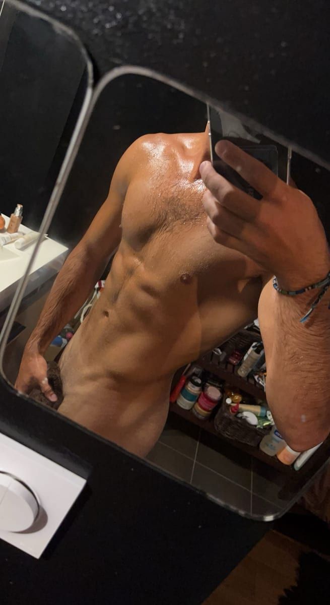 Hashim - Jeune gay à Hellsau Profil de Hashim, 43 ans, Jeune gay à Hellsau (Berne)