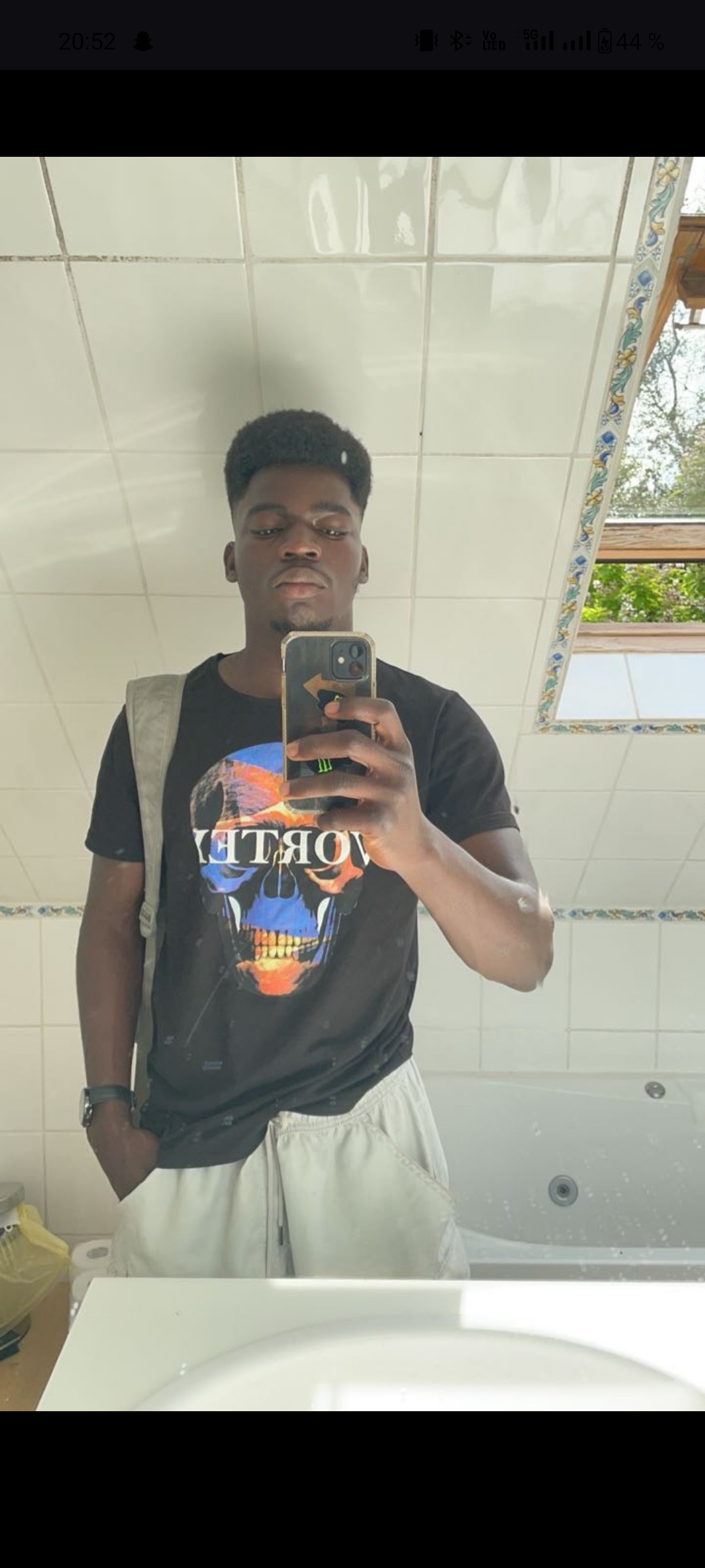 Sven - Jeune gay à Yens Profil de Sven, 23 ans, Jeune gay à Yens (Vaud)