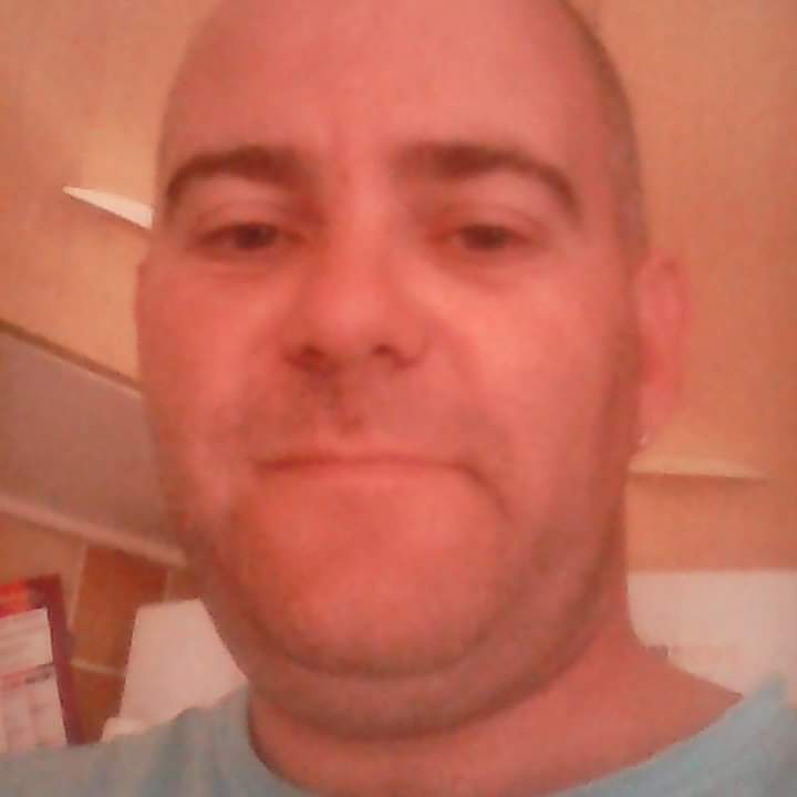 Yoan - Jeune gay à Lüen Profil de Yoan, 29 ans, Jeune gay à Lüen (Grisons)