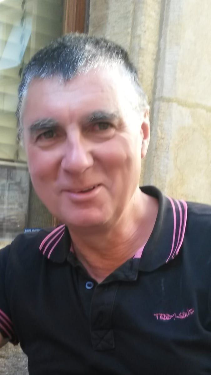 Peter - Jeune gay à Mathod Profil de Peter, 23 ans, Jeune gay à Mathod (Vaud)