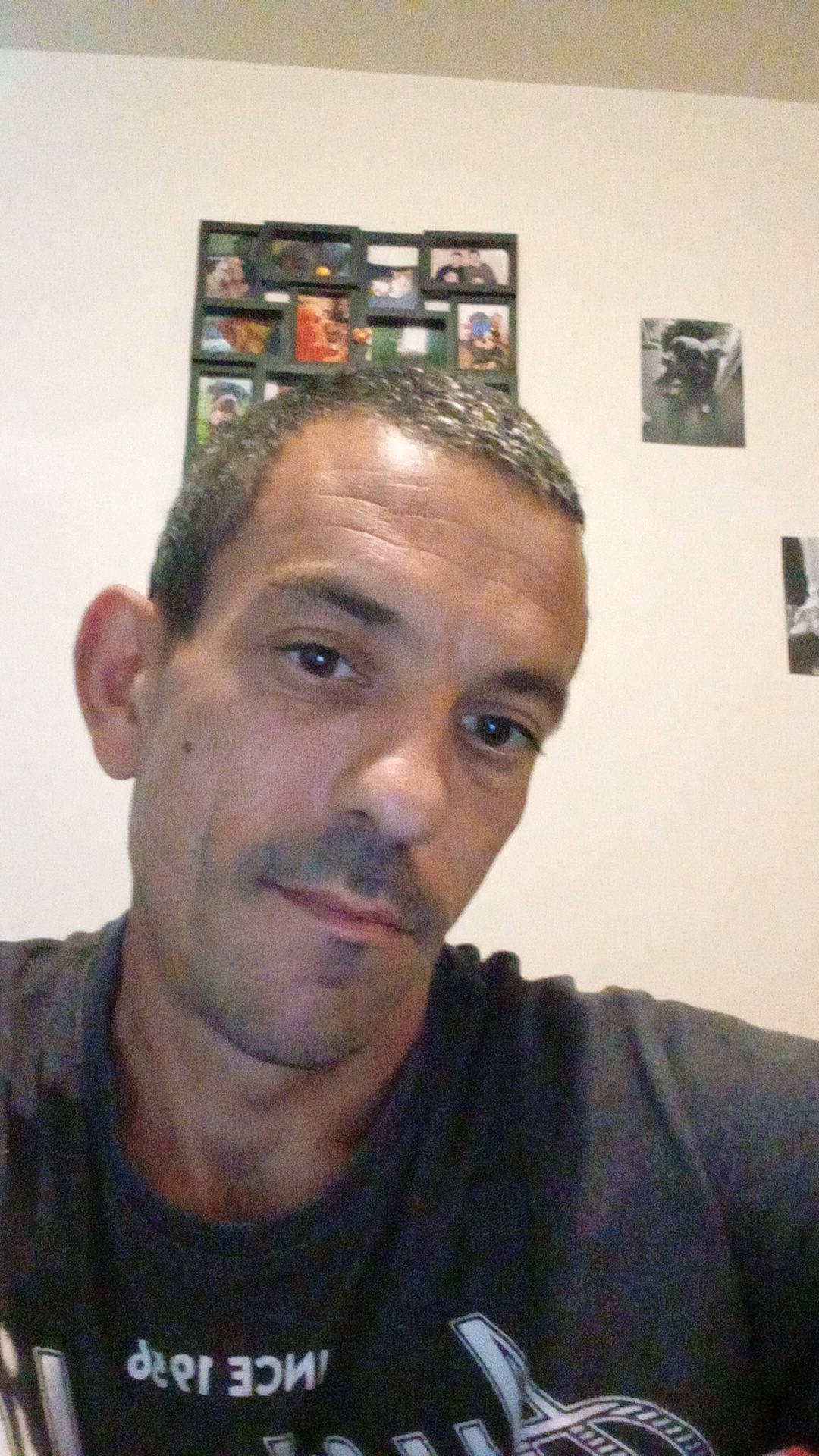 Chrystophe - Jeune gay à Parsonz Profil de Chrystophe, 39 ans, Jeune gay à Parsonz (Grisons)