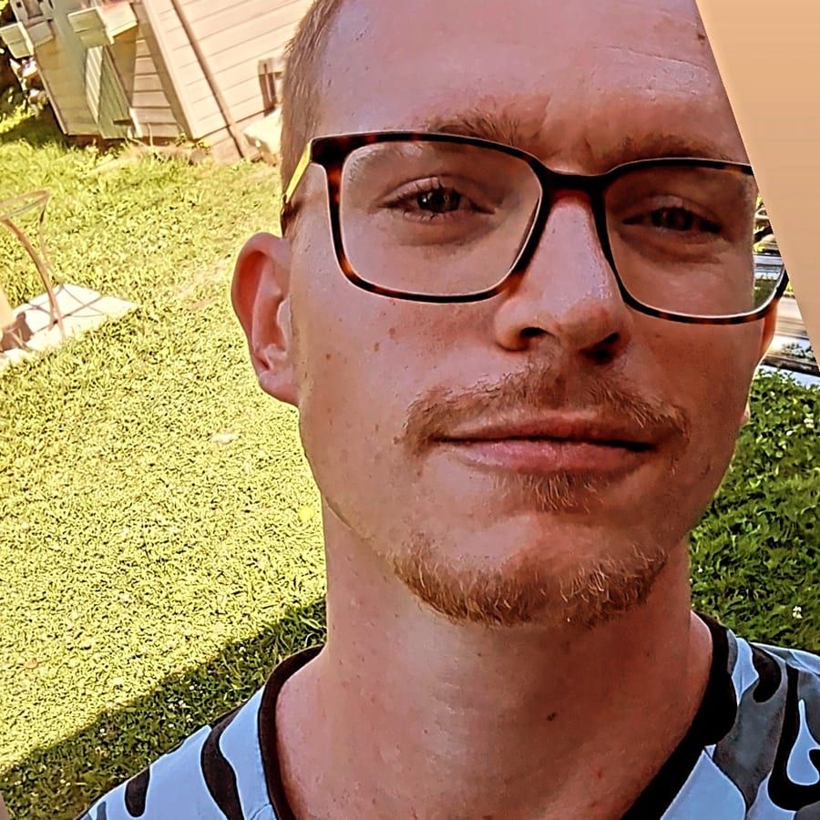 Afif - Jeune gay à Bollodingen Profil de Afif, 23 ans, Jeune gay à Bollodingen (Berne)