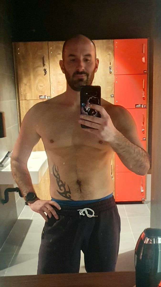 Suliman - Jeune gay à Urnerboden Profil de Suliman, 29 ans, Jeune gay à Urnerboden (Uri)