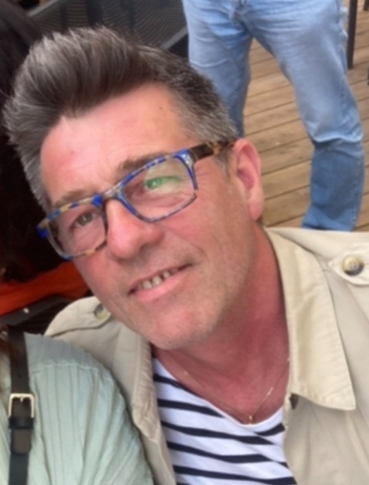Elouane - Jeune gay à Wirzweli Profil de Elouane, 39 ans, Jeune gay à Wirzweli (Nidwald)